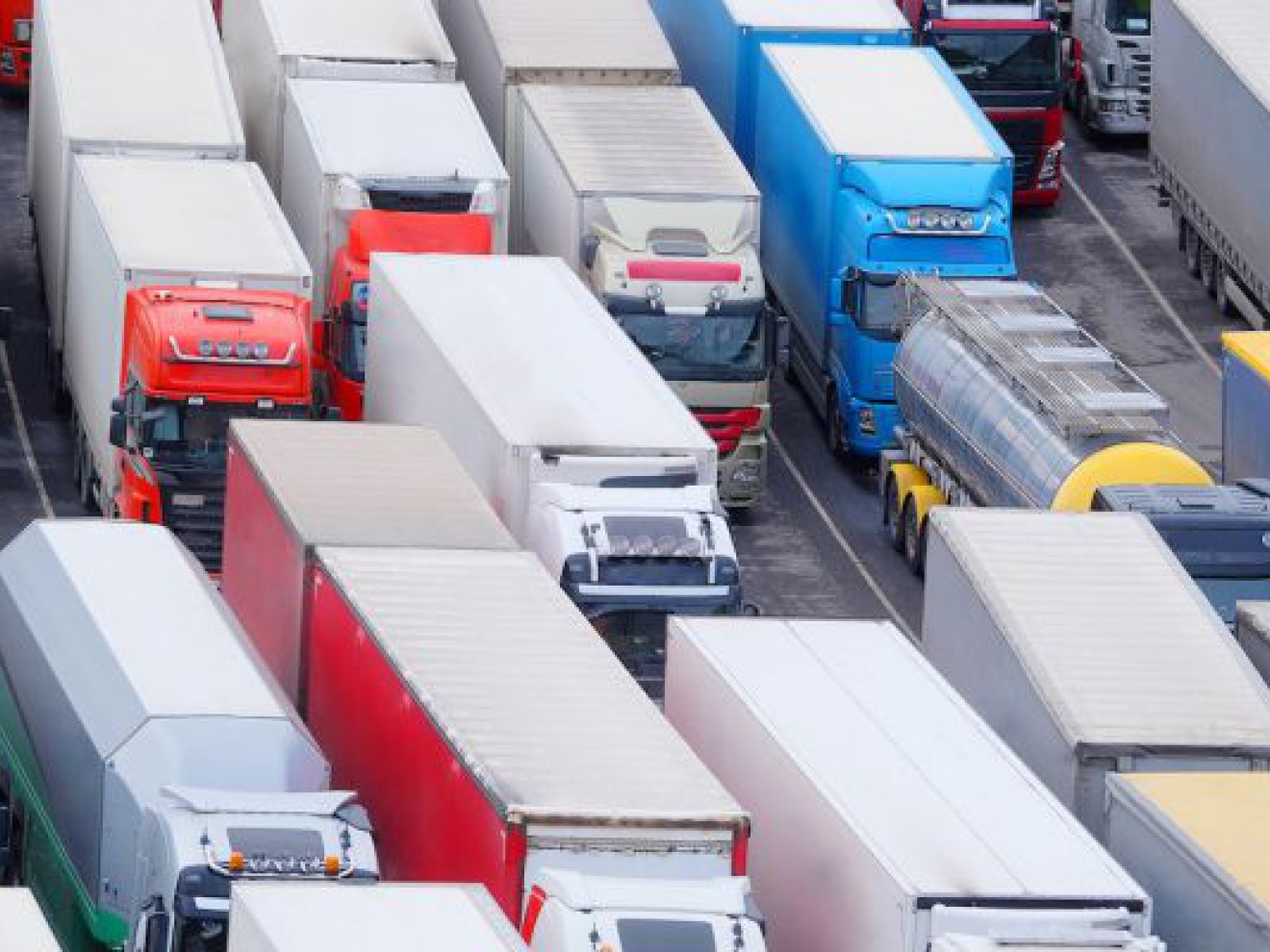 Komisja Europejska zaproponowała standardy efektywności paliwowej dla ciężarówek