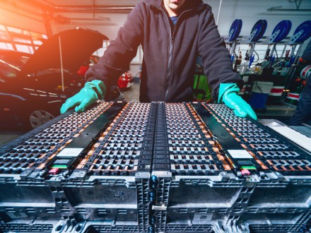 Wysokie standardy środowiskowe w produkcji baterii są potrzebne już teraz