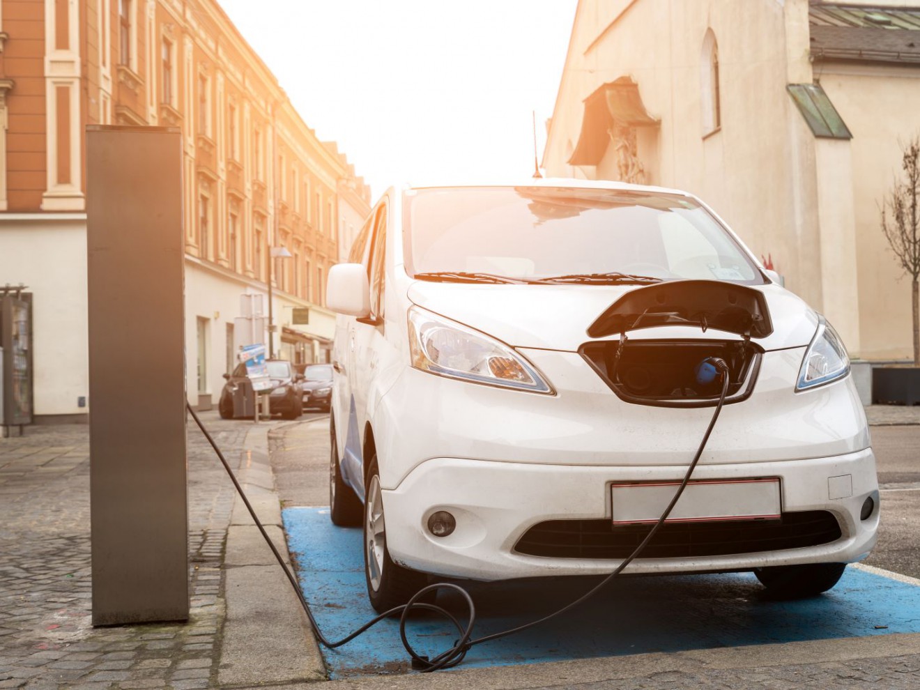 Potrzebne zaostrzenie norm emisji CO2 dla furgonetek