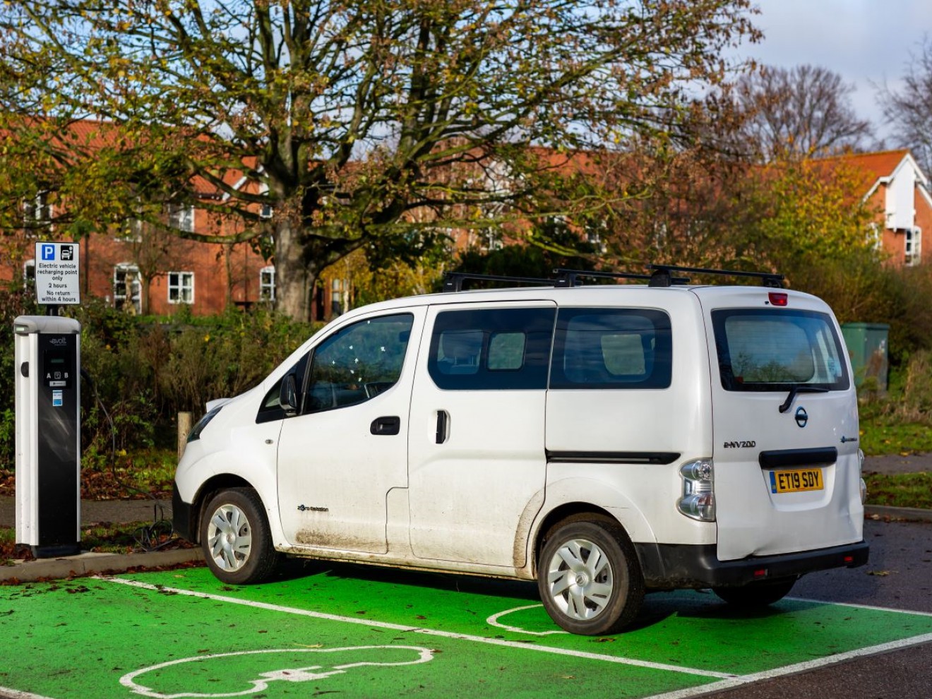 Elektryczne samochody dostawcze tańsze niż diesle