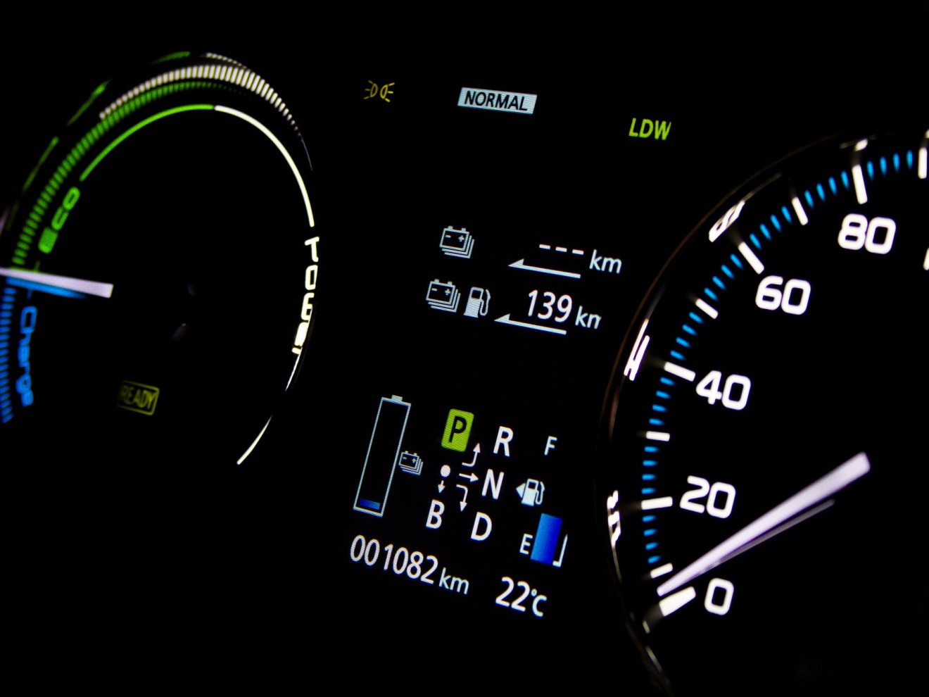 Ukryte zużycie paliwa w hybrydzie plug-in to koszt około 500 euro rocznie