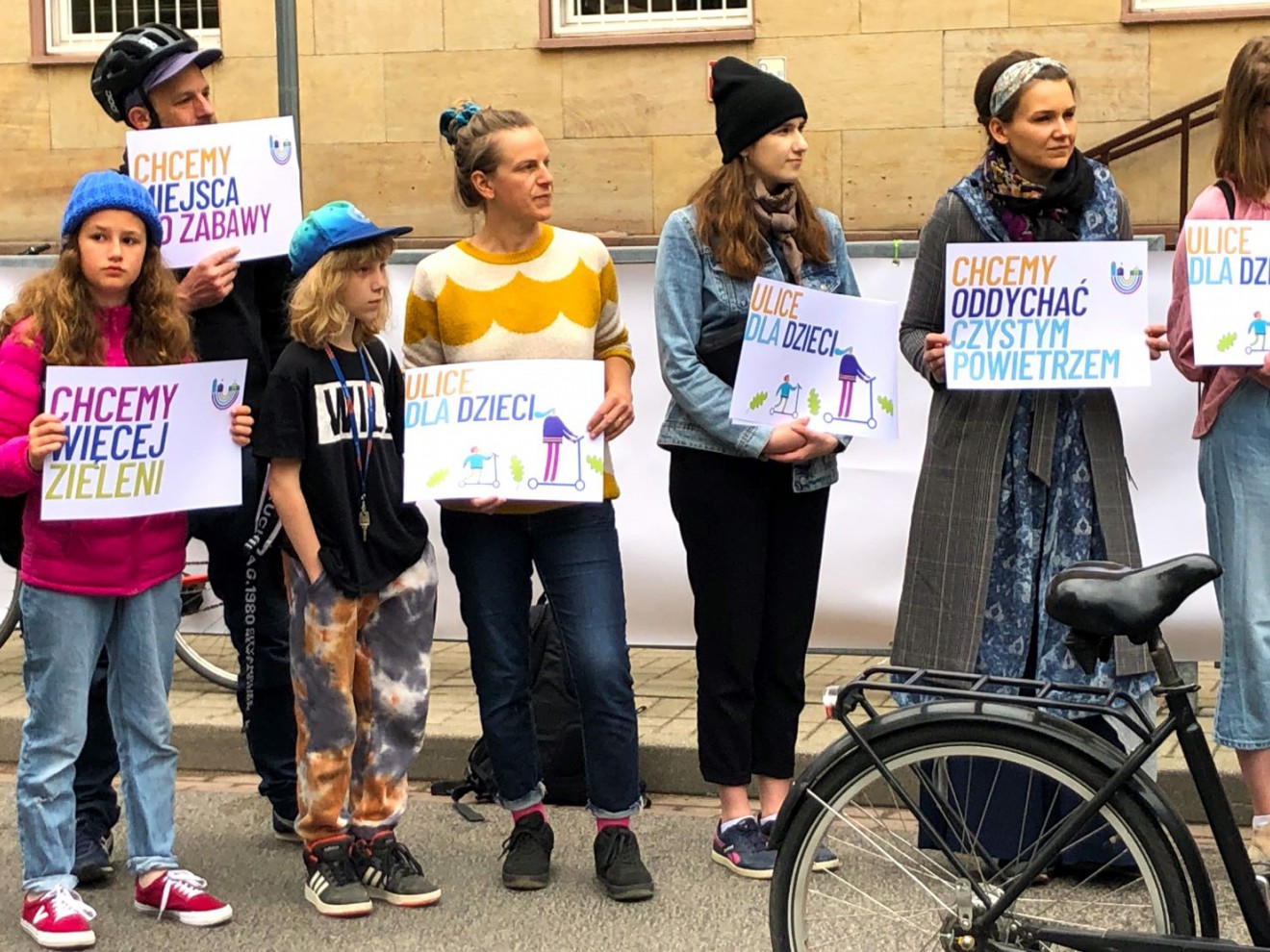 Szkolne ulice - bezpieczne dla dzieci i ograniczają emisje