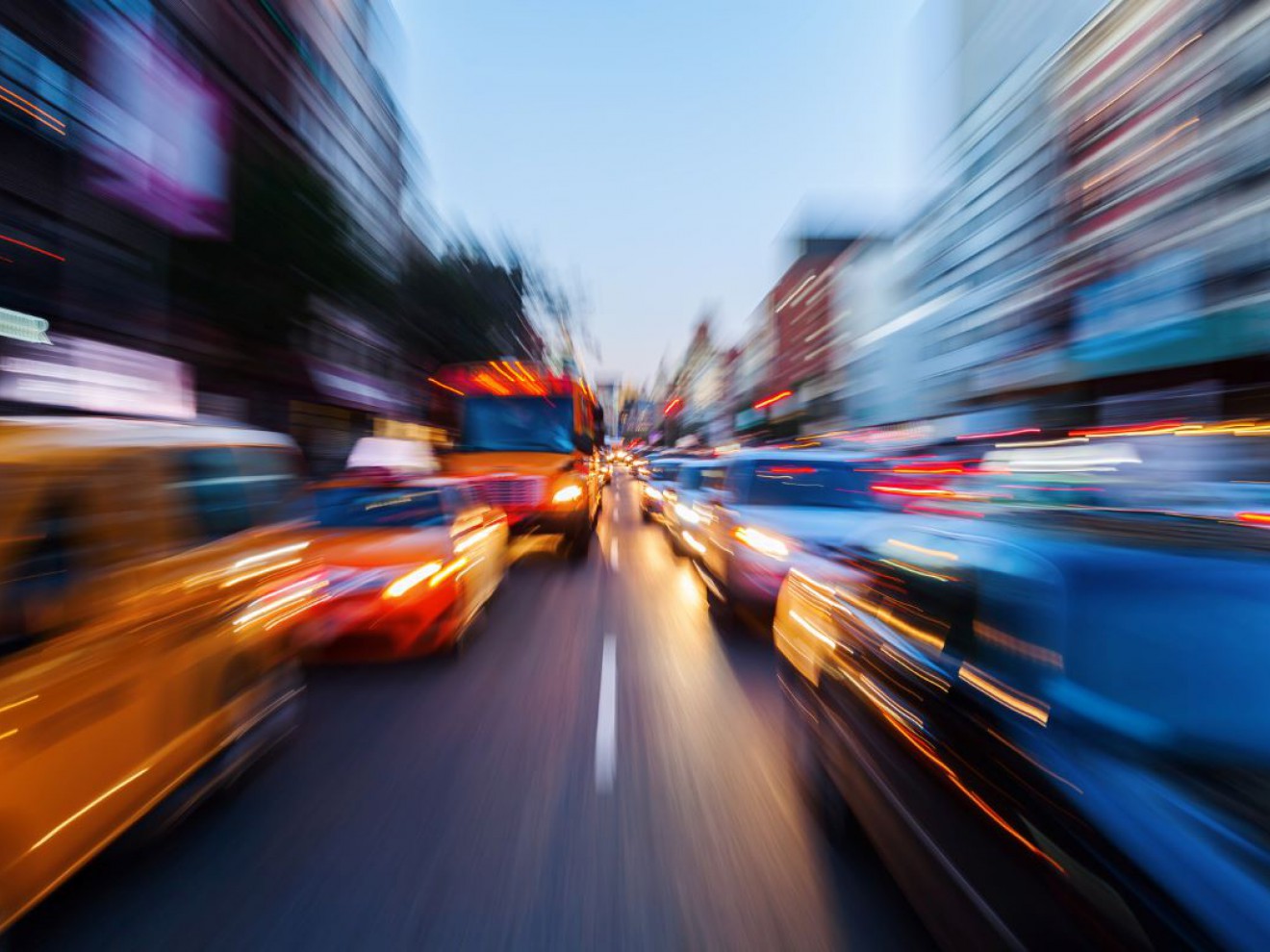 W Anglii zakaz sprzedaży aut z silnikiem spalinowym od 2030!