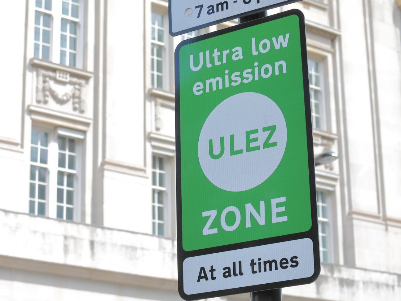 Już 320 europejskich miast ogranicza dostęp dla wysokoemisyjnych aut